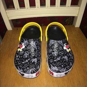 crocs mickey mouse light up